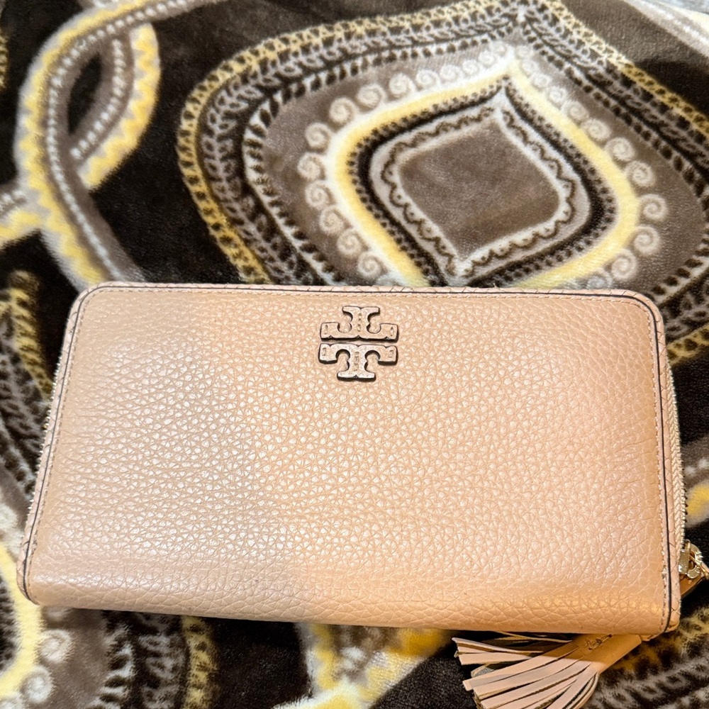 Tory Burch Beige Leather Wallet